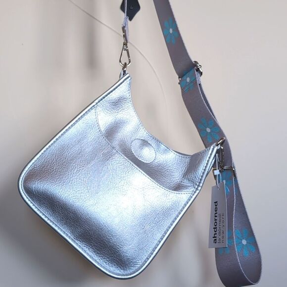 AhDorned🩶 Silver Vegan Leather Small Messenger Crossbody Bag NWT - Picture 11 of 11